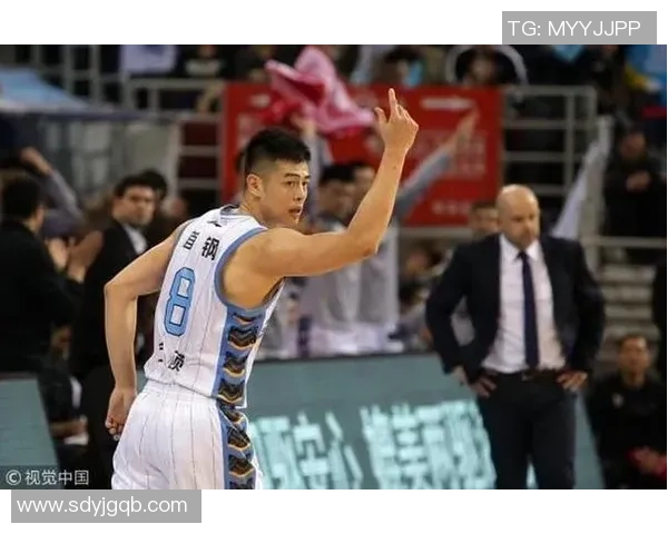 武汉篮球队逆袭之路揭秘：从低谷到大满贯的辉煌征程